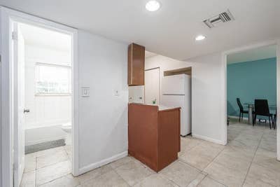Live in Lauderdale Manors Main Photo