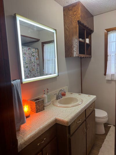 Seeking Female Roomate_Room for Rent_All Bills Inc Main Photo