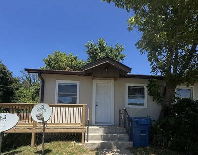 Charming Single Unit in Forsyth | Available 6 | $m Main Photo