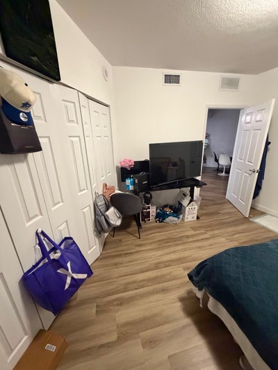 Large Room for Rent Main Photo