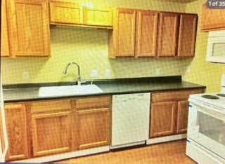 3 rooms in Kenmore, great location!! Main Photo
