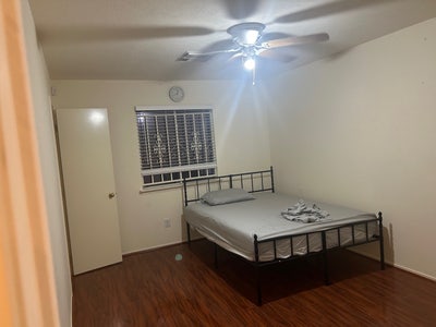 Room for rent Main Photo