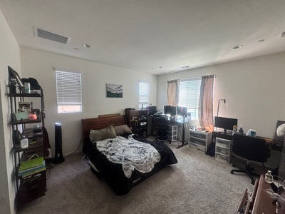Spacious Master Room for Rent – Downtown Santa Ana Main Photo