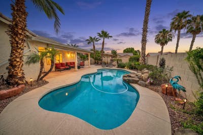 Masterbdm prvt bath pool bbq lake comm golf  Main Photo