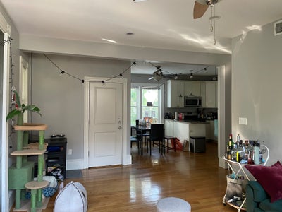 Room Available in 4 Bed / 2 Bath Jp Apartment Main Photo