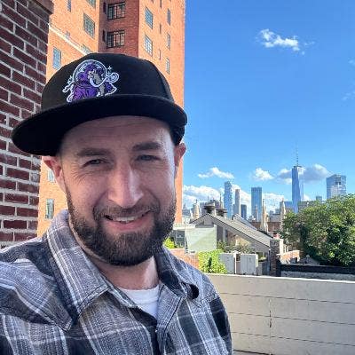 Professional Chef seeking clean respectful room  Main Photo