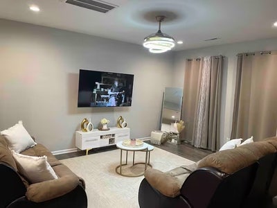  Rooms Available in Beautiful Townhome Main Photo