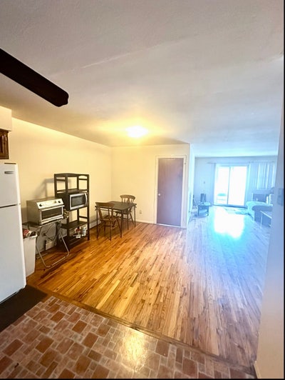 Spacious Apartment w/ Balcony - Room For Rent Main Photo