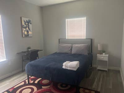 Charming contemporary Bungalow located just minute Main Photo
