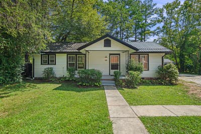 Charming 1 Bed Bath Single Family Home in BrevardN Main Photo