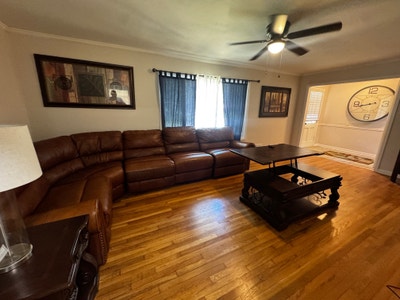 Sizeable abode in College Park Main Photo