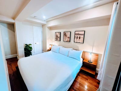 Spacious Private Room with Private Bath Main Photo