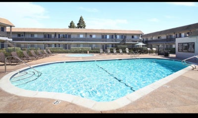 1 bedroom w/ private half bath Main Photo