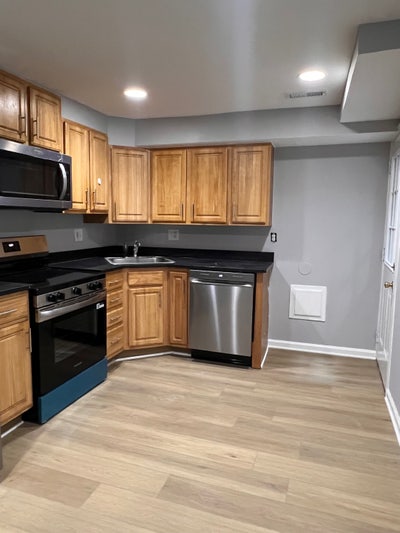 Capitol Hill basement apartment Main Photo