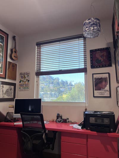 Silverlake Jungle Top Floor w Bath, Patio, Parking Main Photo