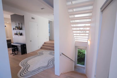 Room for short term rent in West Los Angeles  Main Photo