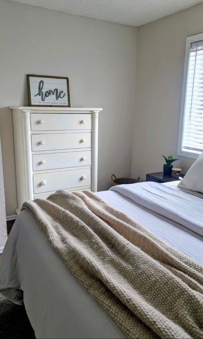 Furnished Room in Beautiful Home -Available  Main Photo