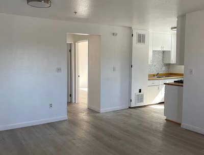 Bright 2-Bedroom Apartment Main Photo