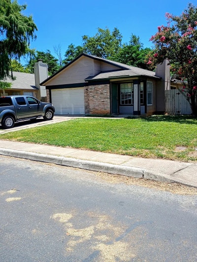 Magnificient home in San Antonio Main Photo
