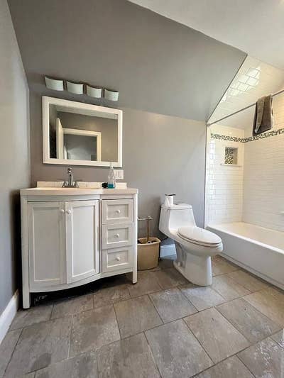 Looking for a roommate in Malden Main Photo