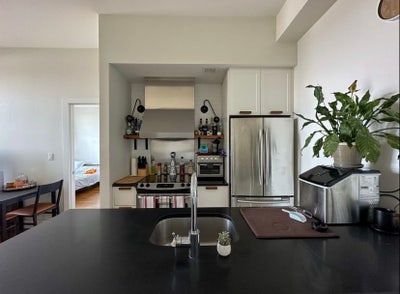Looking for roommate to apply for 2b/2ba, $1900/mo Main Photo
