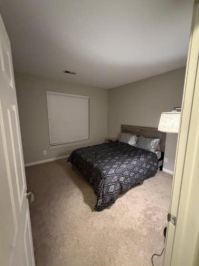 Looking for a Responsible Roommate Main Photo