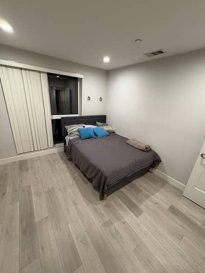 Private Room in Shared Apartment 4bed/3bath Main Photo