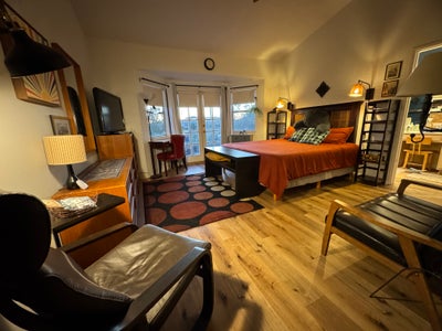 Large primary BR/en suite BA available Main Photo