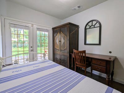 South Irving; Furnished Rooms for Rent  Main Photo