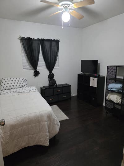 Room for rent Main Photo