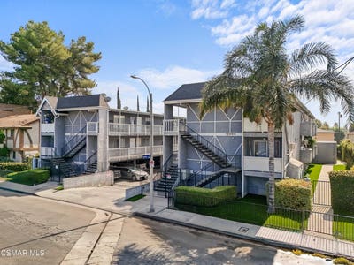 1 BR 1 bathroombalconyRod Iron yard laundry facili Main Photo