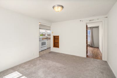 1 br apartment located in the best neighborbood in Main Photo