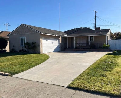 Room for rent-$1400/mo- house with yard Main Photo