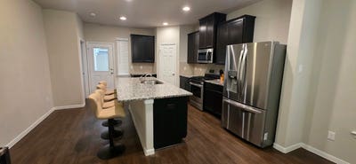Private Room in Modern 3BR House – All Utilities & Main Photo