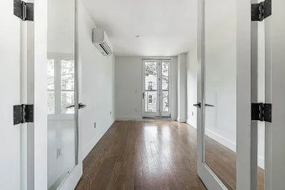 Roommate Needed for 2 Bedroom 1 Bath Apartment Main Photo