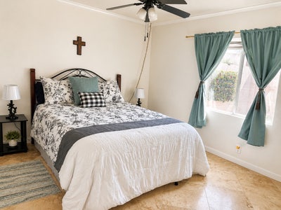 Furnished Room w/ Private Bath & Parking Main Photo