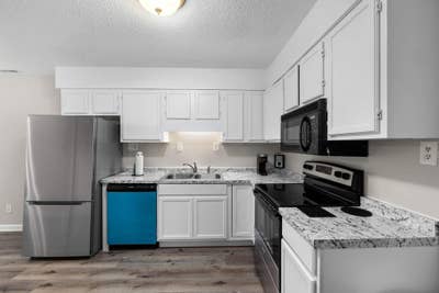The best of Chapel Hill at a price you can afford! Main Photo