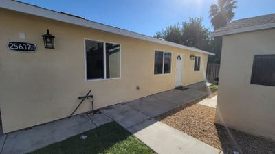 Room for rent in 3 BR home Main Photo