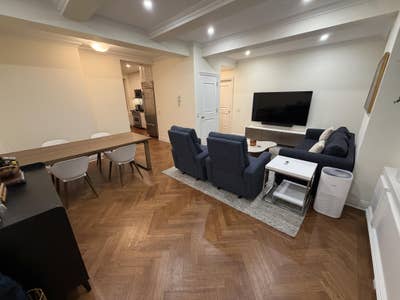 Private Room & Bath - Doorman, Central Park South Main Photo