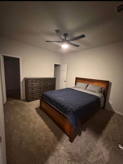 $700-$800 3 bedrooms available in peaceful home. Main Photo