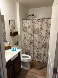 New Home need quite working room mate Main Photo
