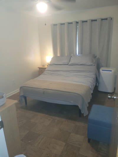 Room for rent Main Photo