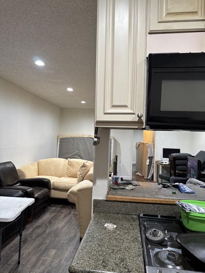A room in 1 bedroom apartment  Main Photo