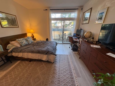 Spacious Sawtelle Room with Private Bath, Balcony  Main Photo