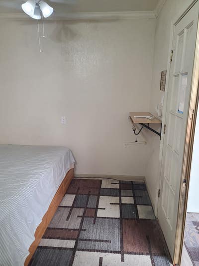 Smaller Room In Quiet Home Main Photo