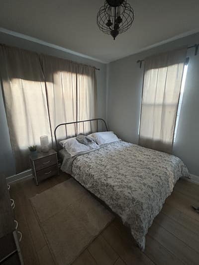 Room close to everything!Available from january 1 Main Photo