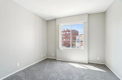 Roommate for 2 Bed/2 Bath in Sherman Oaks Main Photo