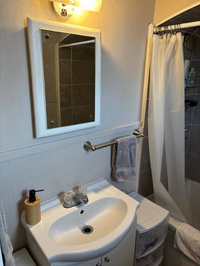 Double Room in 1 bed apartment in Hollywood Main Photo