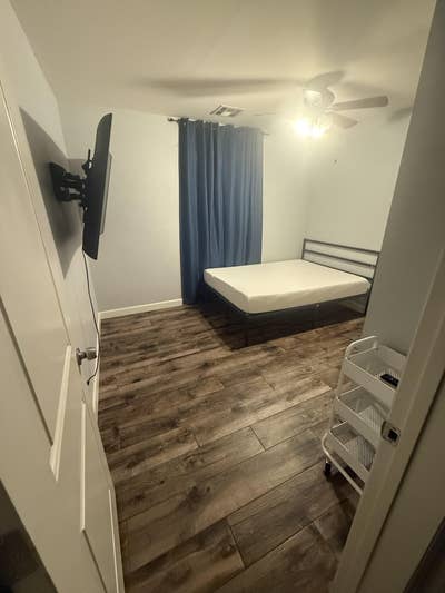 Private furnished room and shared bathroom Main Photo