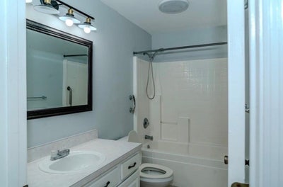 Single Room for Rent Main Photo